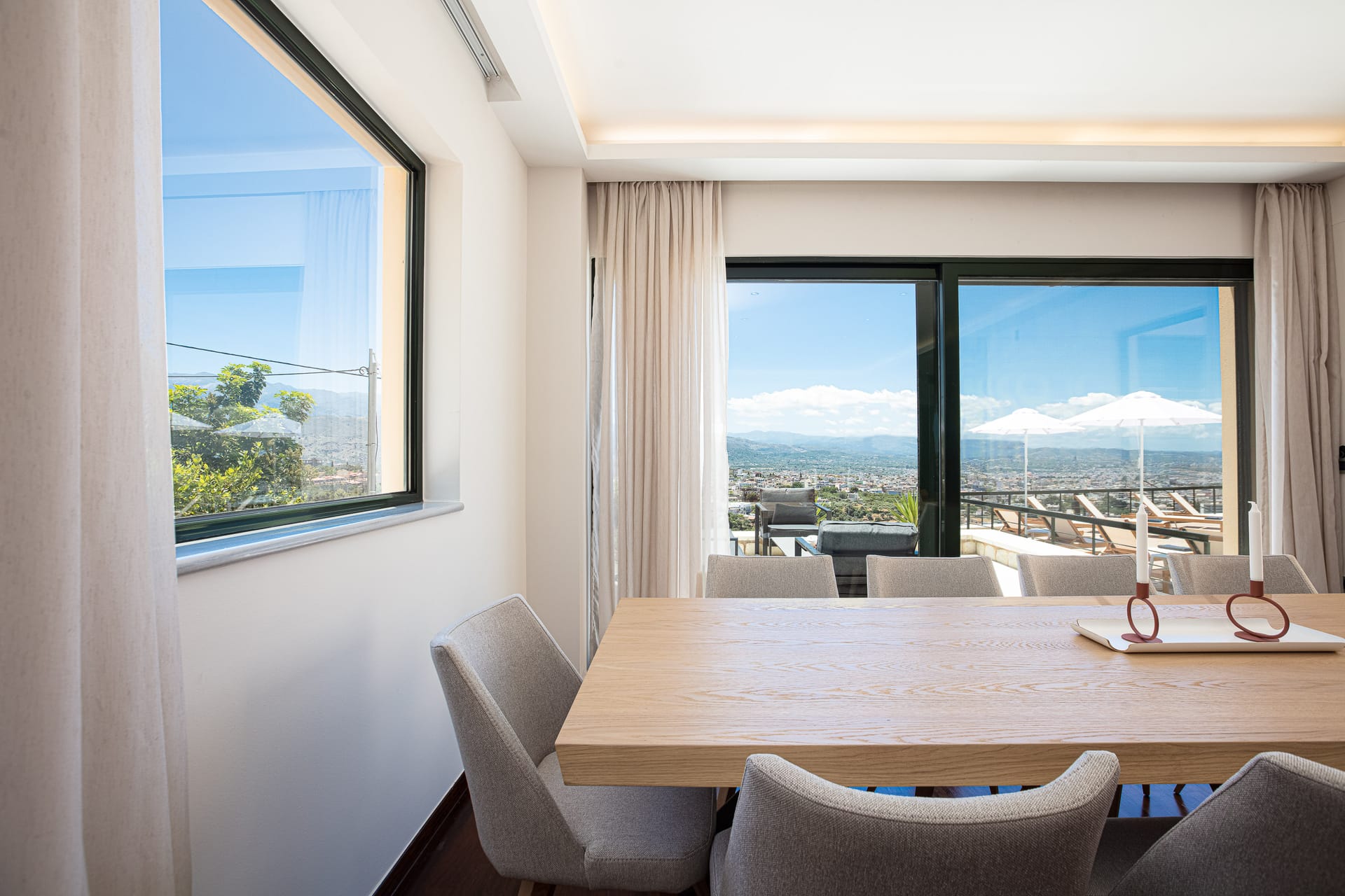 Villa with Pool and Sea View