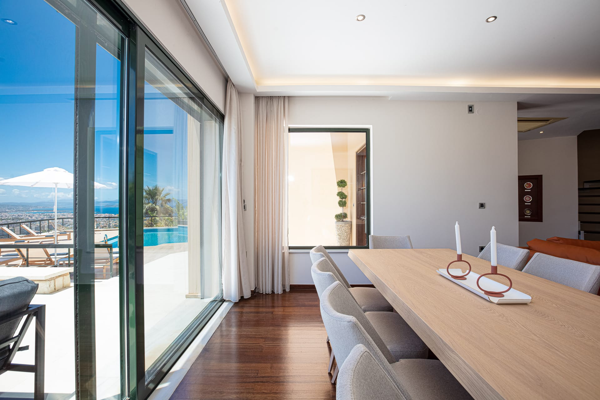 Villa with Pool and Sea View