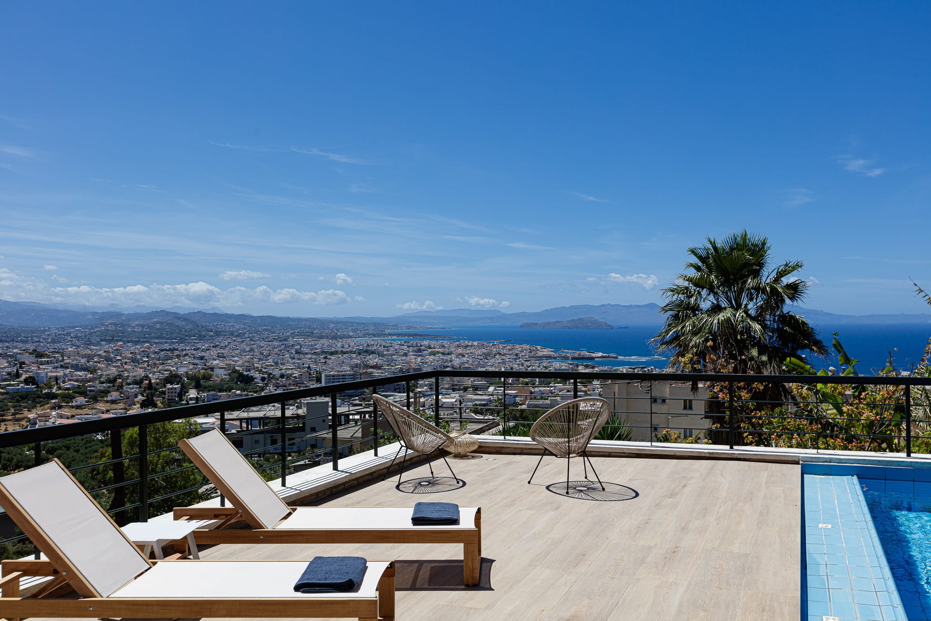 Villa with Pool and Sea View