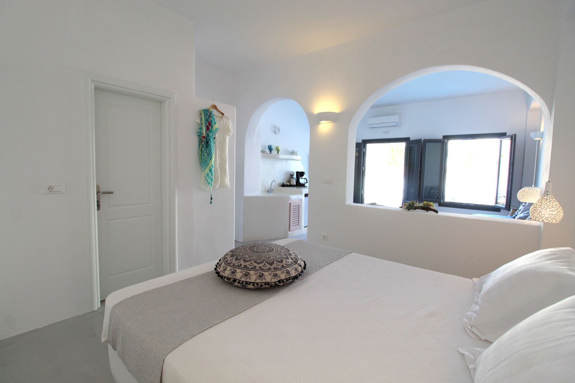 Standard suite with jetted Pool