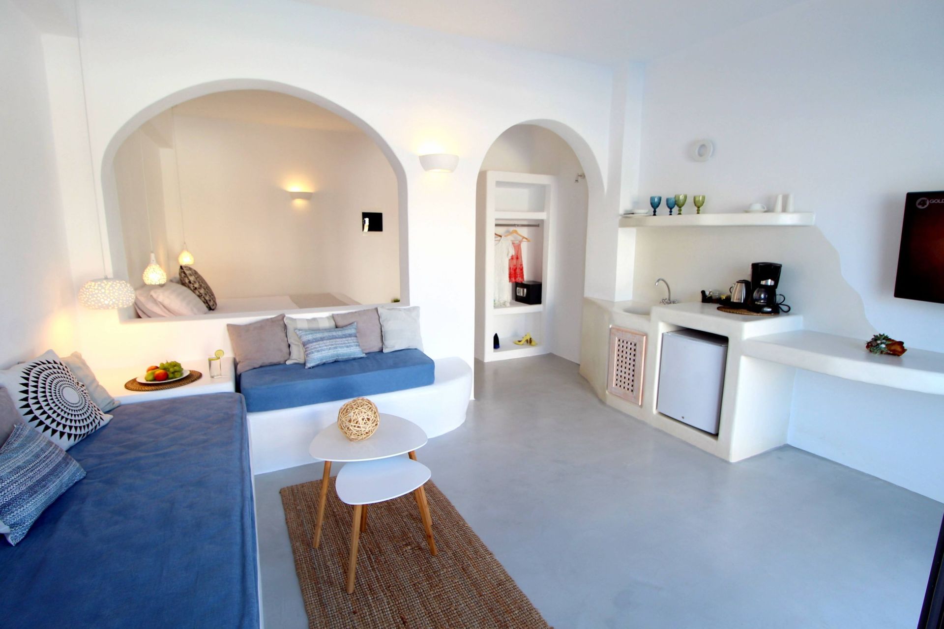 Standard suite with jetted Pool