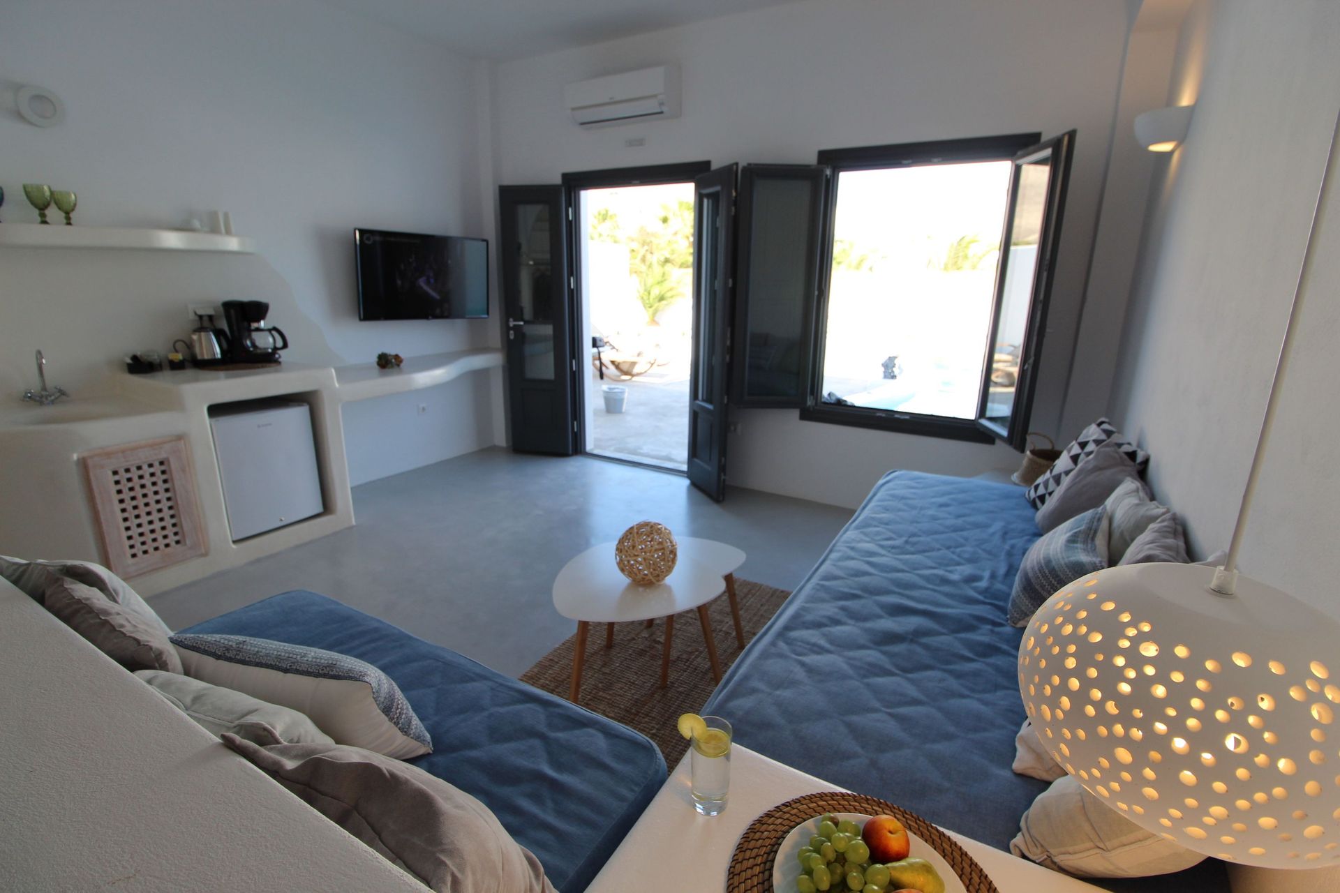 Standard suite with jetted Pool