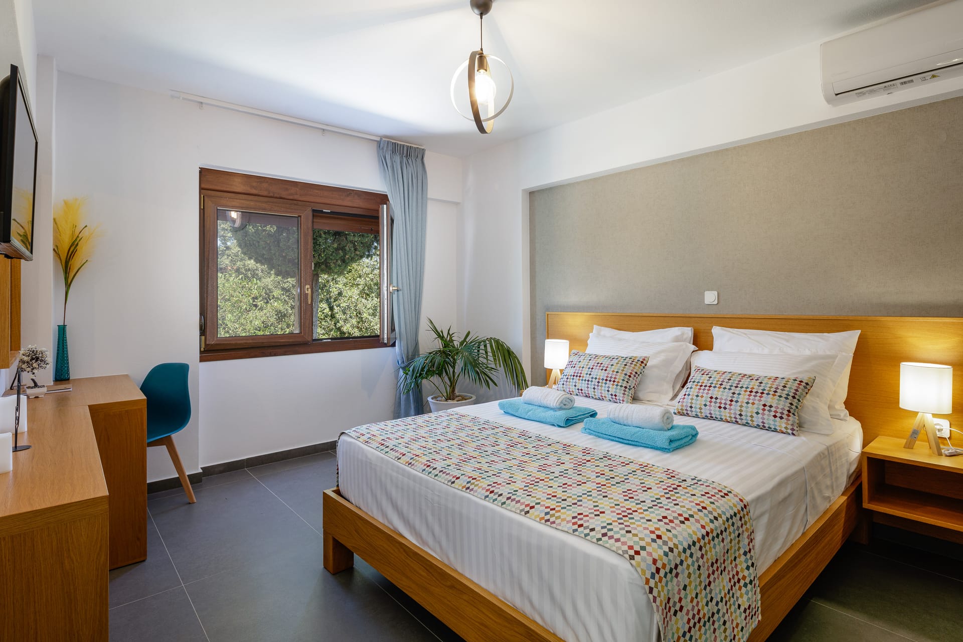 Two Bedroom Apartment with Pool View