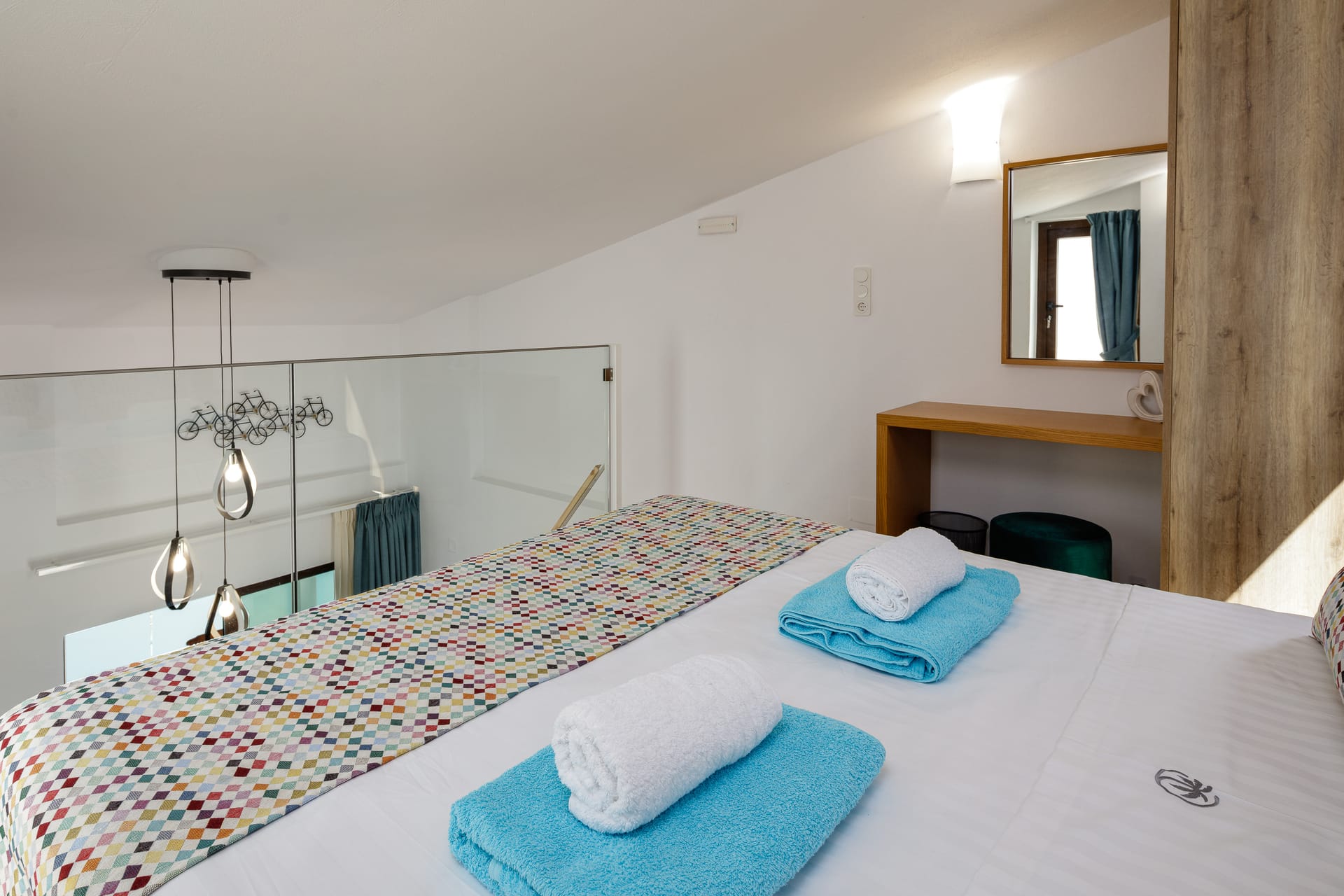 Two Bedroom Apartment with Outdoor Jetted Tub and Pool View