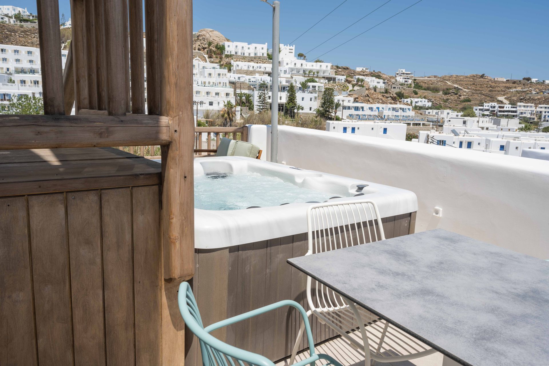 Superior Outdoor Jacuzzi