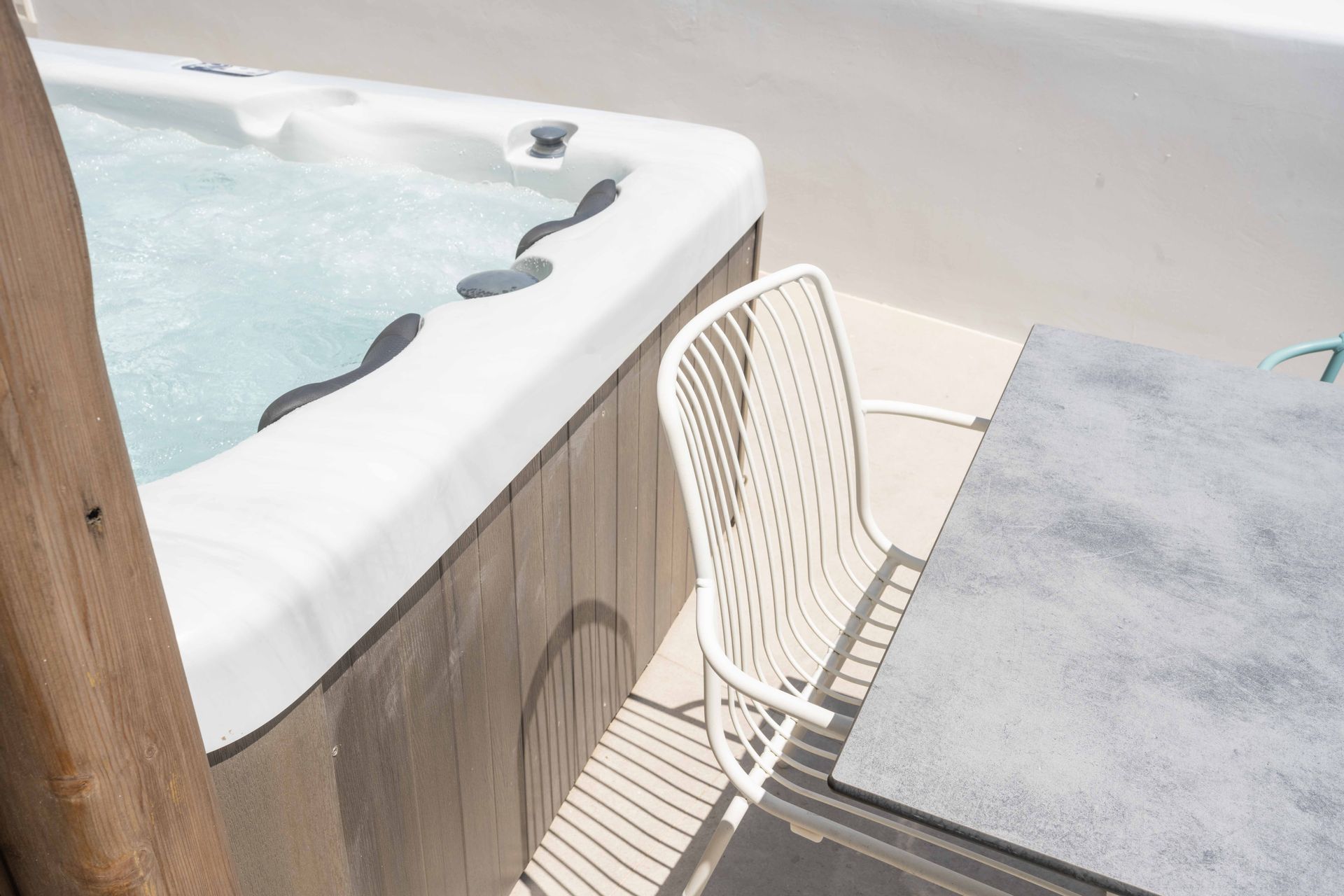 Superior Outdoor Jacuzzi