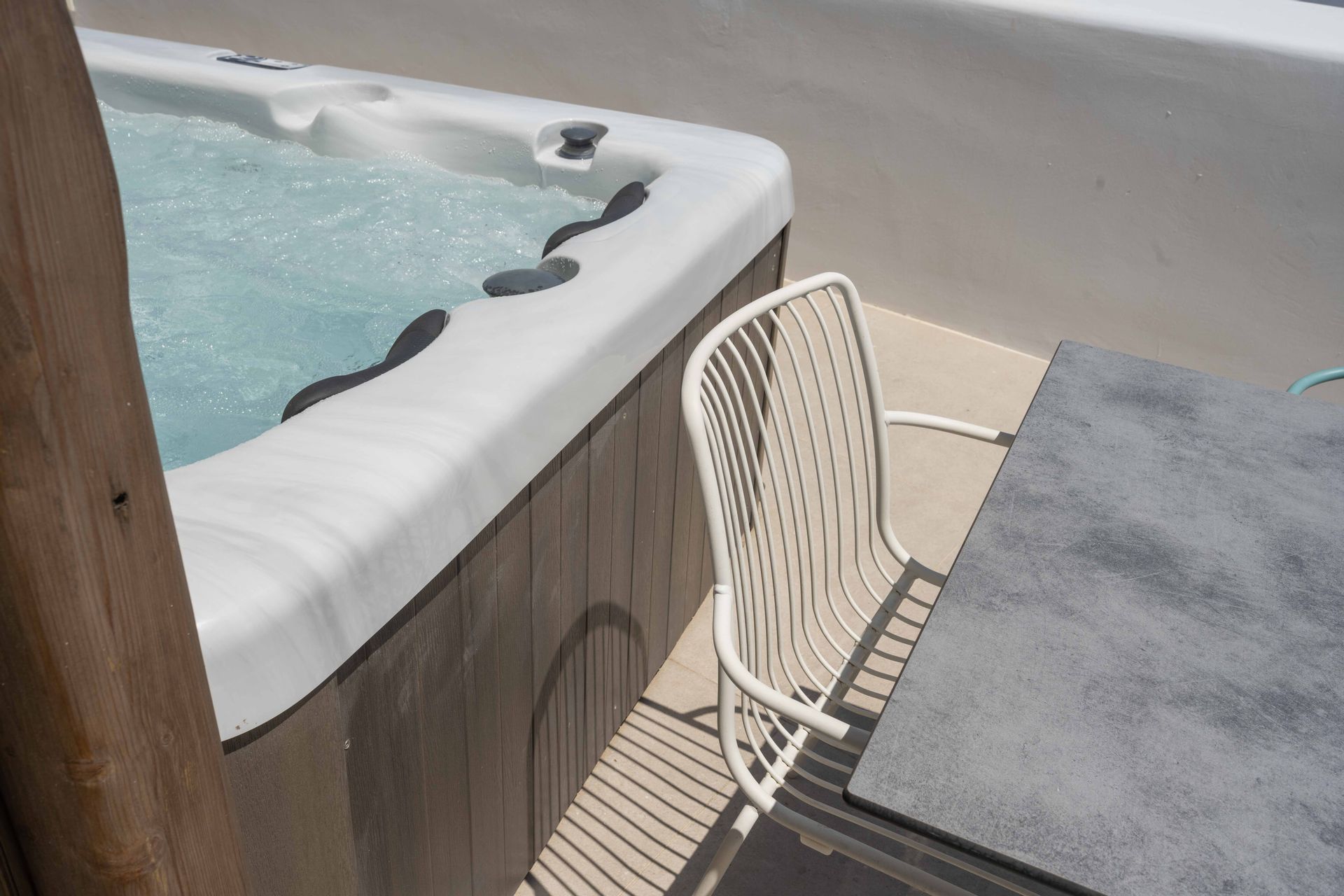 Superior Outdoor Jacuzzi