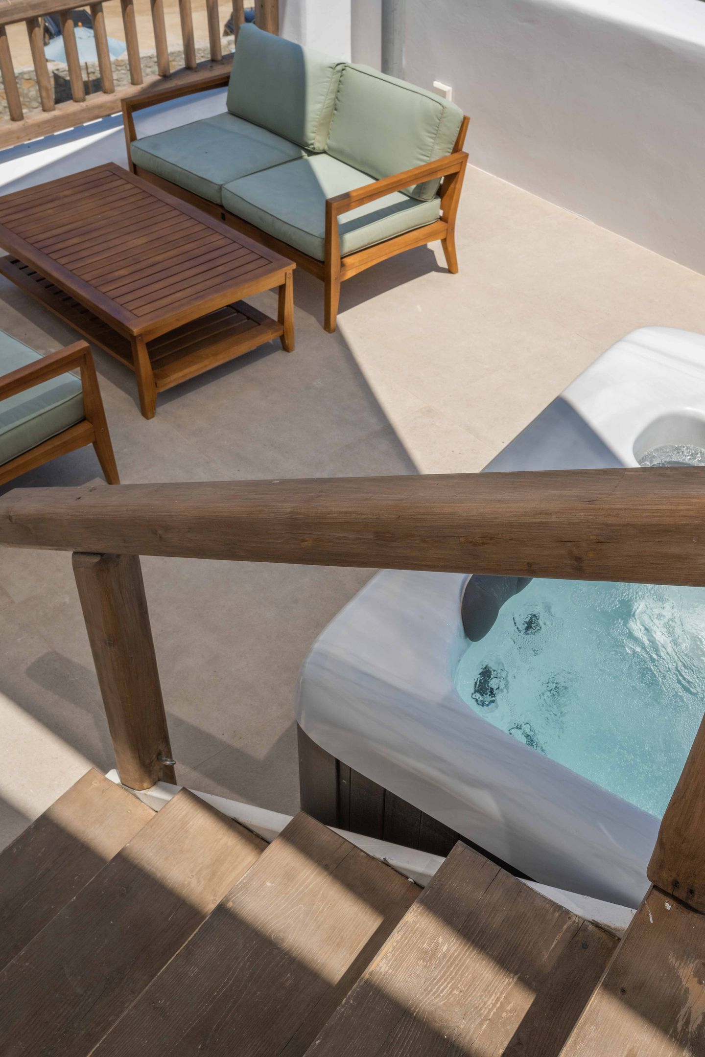 Superior Outdoor Jacuzzi