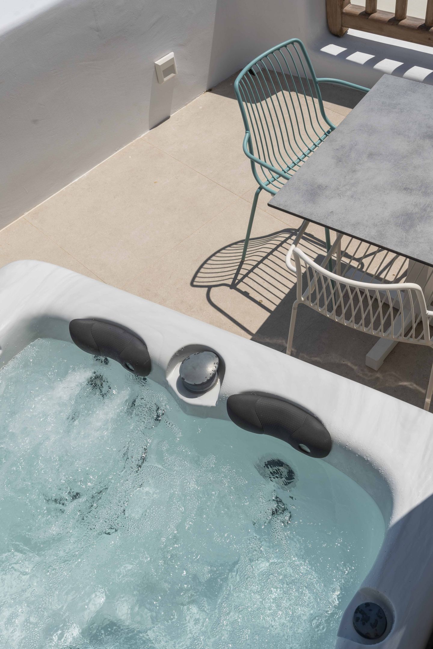 Superior Outdoor Jacuzzi