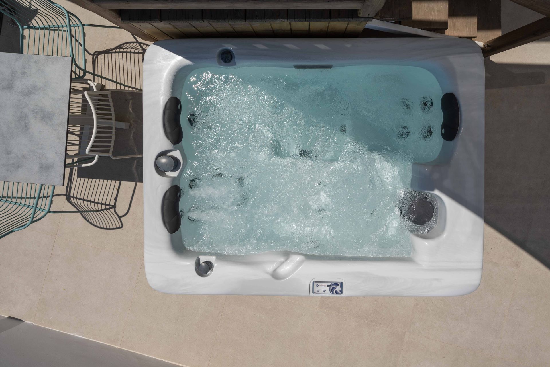 Superior Outdoor Jacuzzi