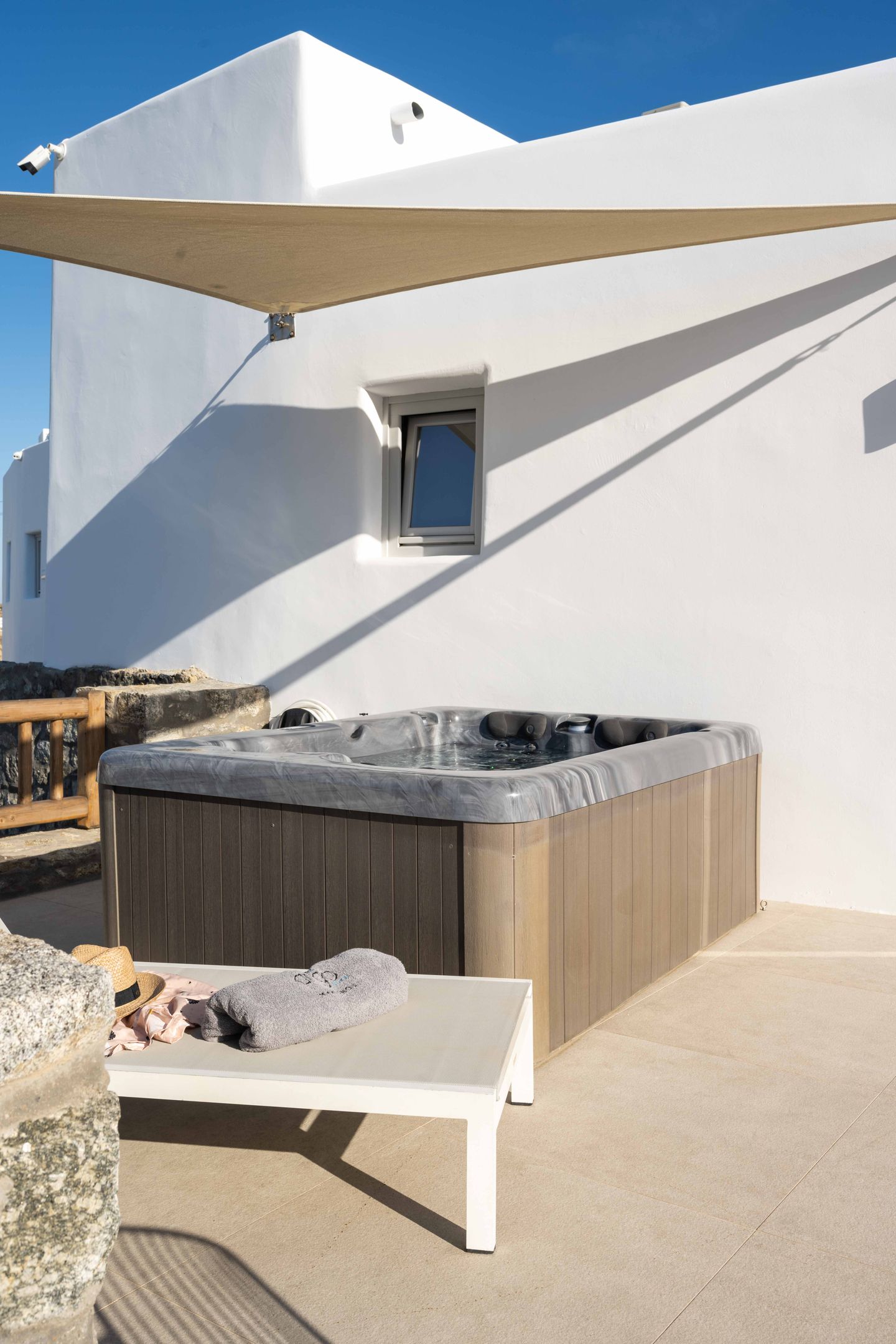 Superior Outdoor Jacuzzi