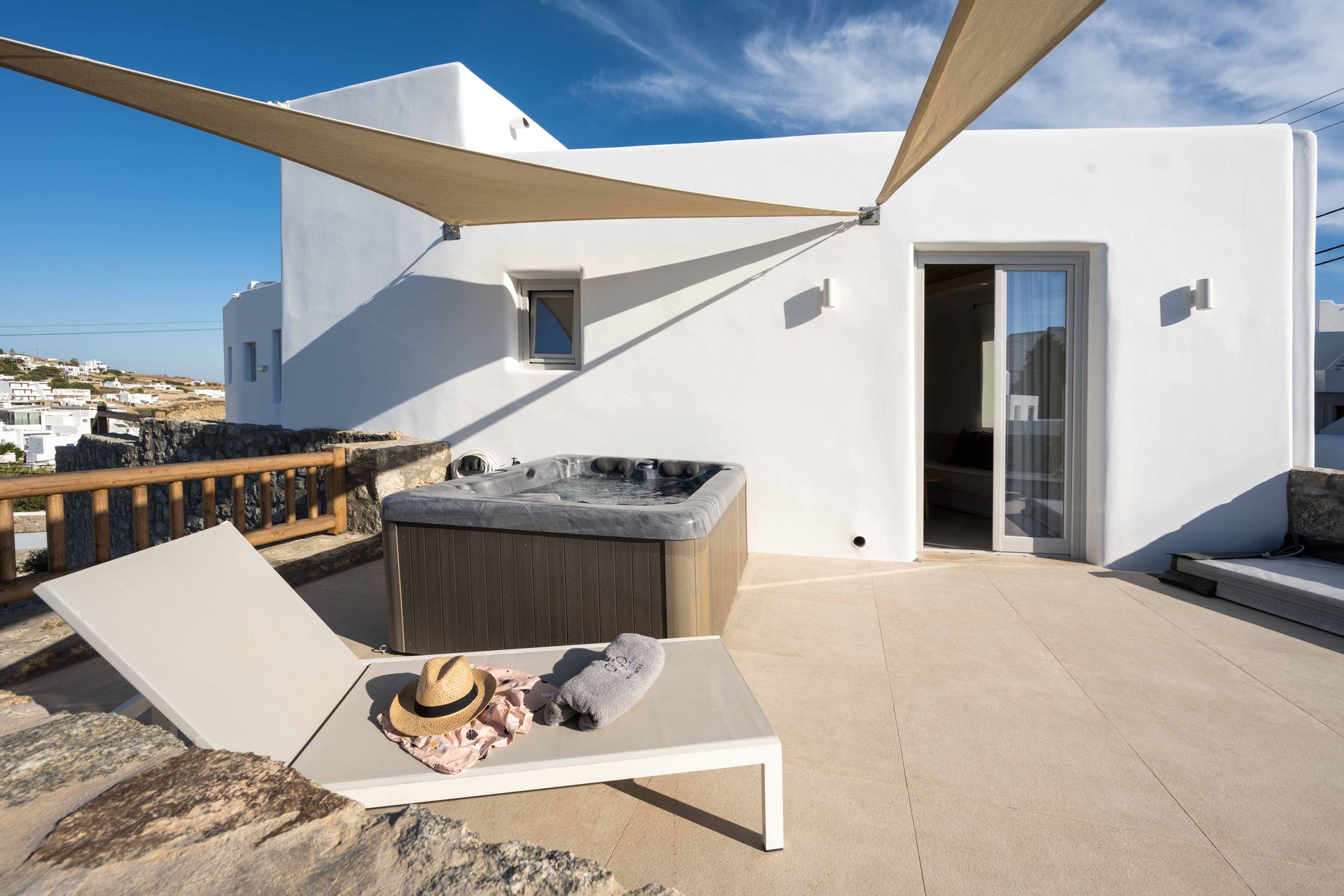 Superior Outdoor Jacuzzi