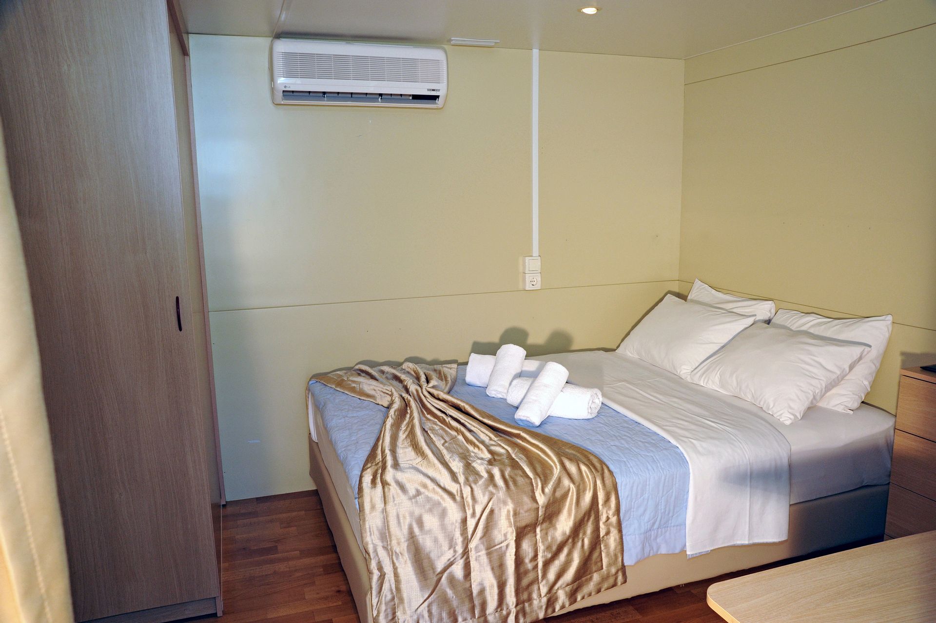 Economy Double or Twin Mobile Room