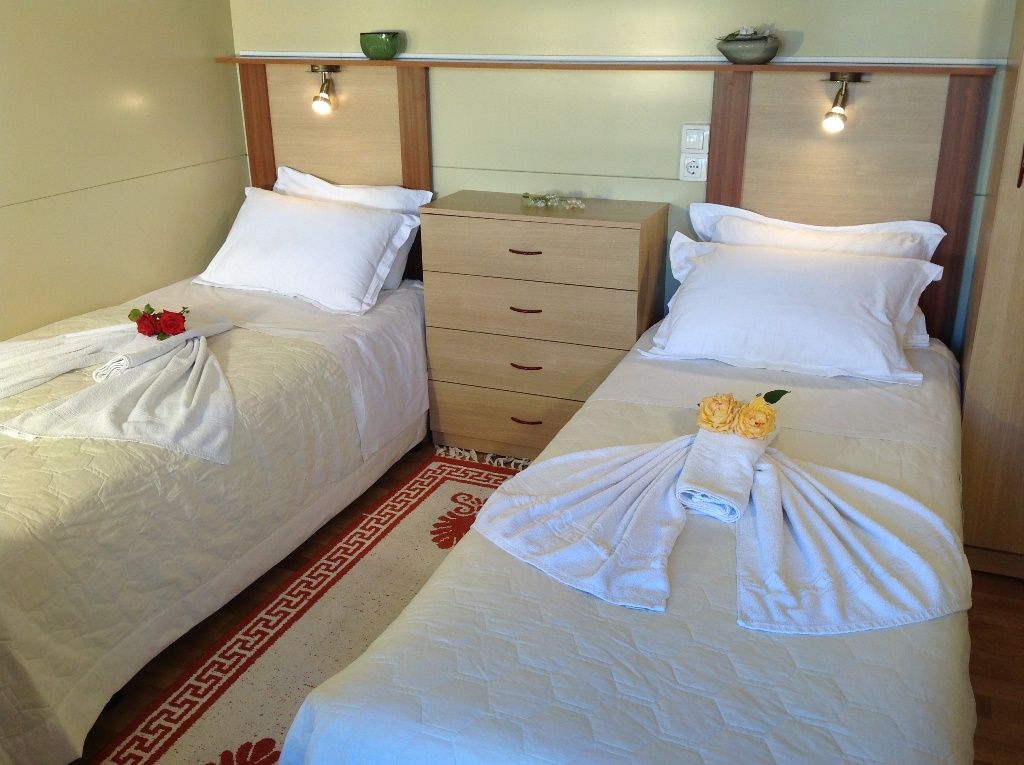 Economy Double or Twin Mobile Room