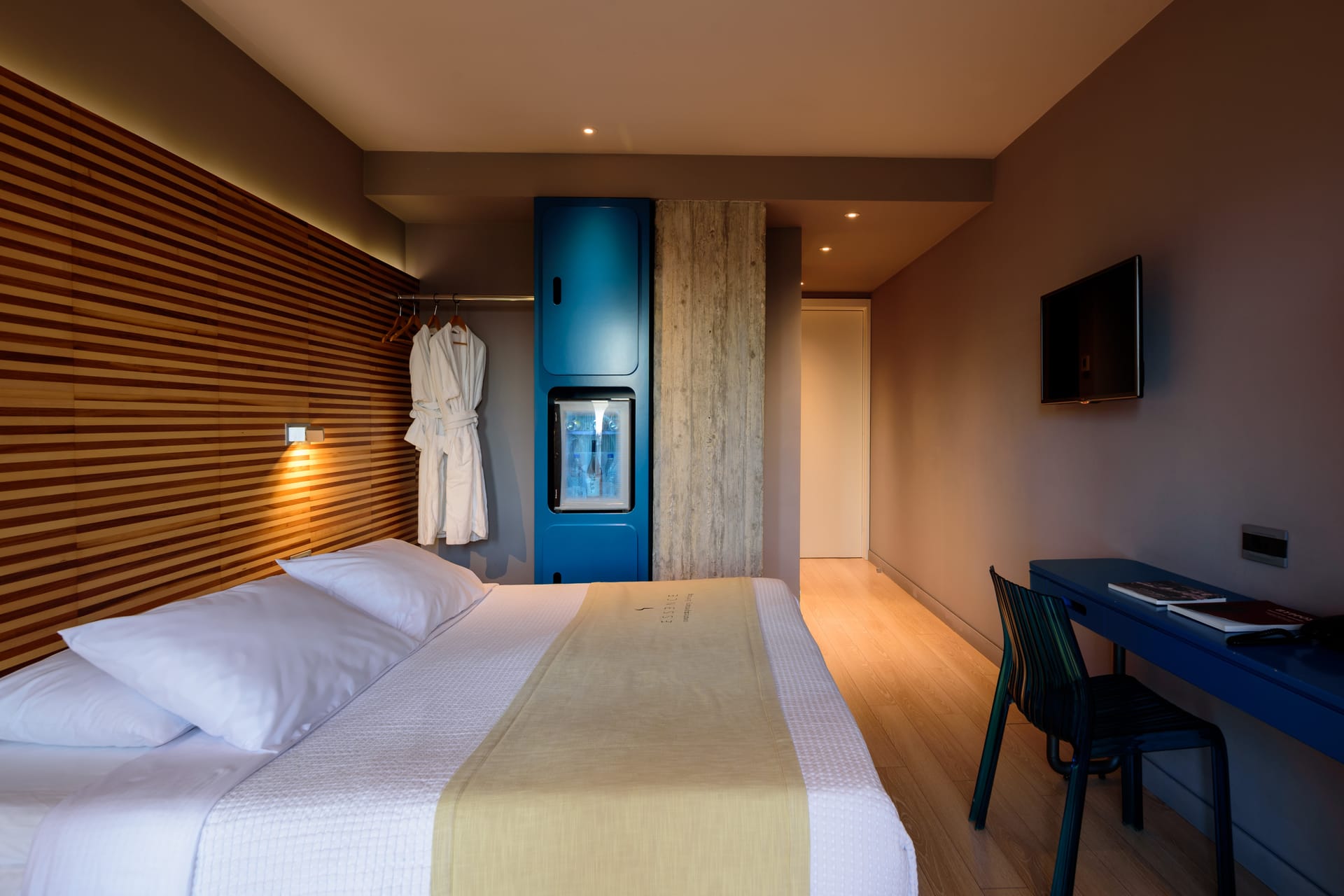 Elegant Triple Room with Mountain View