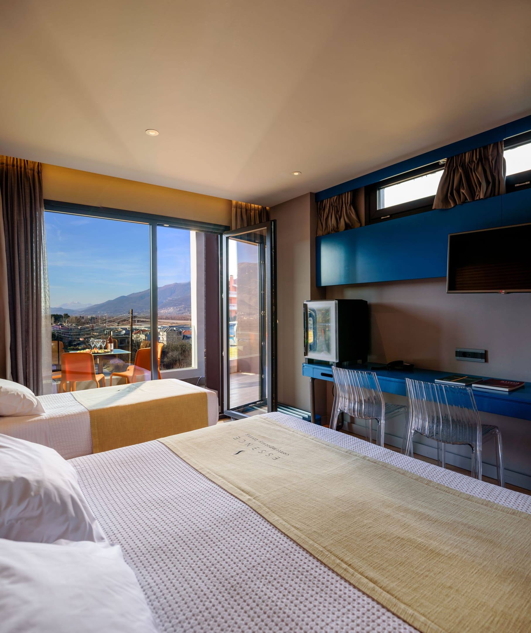 Elegant Triple Room with Mountain View