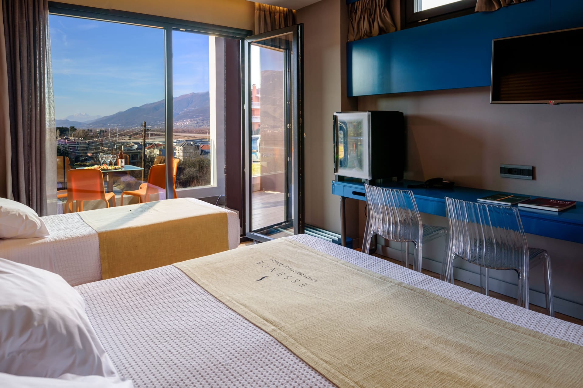 Elegant Triple Room with Mountain View