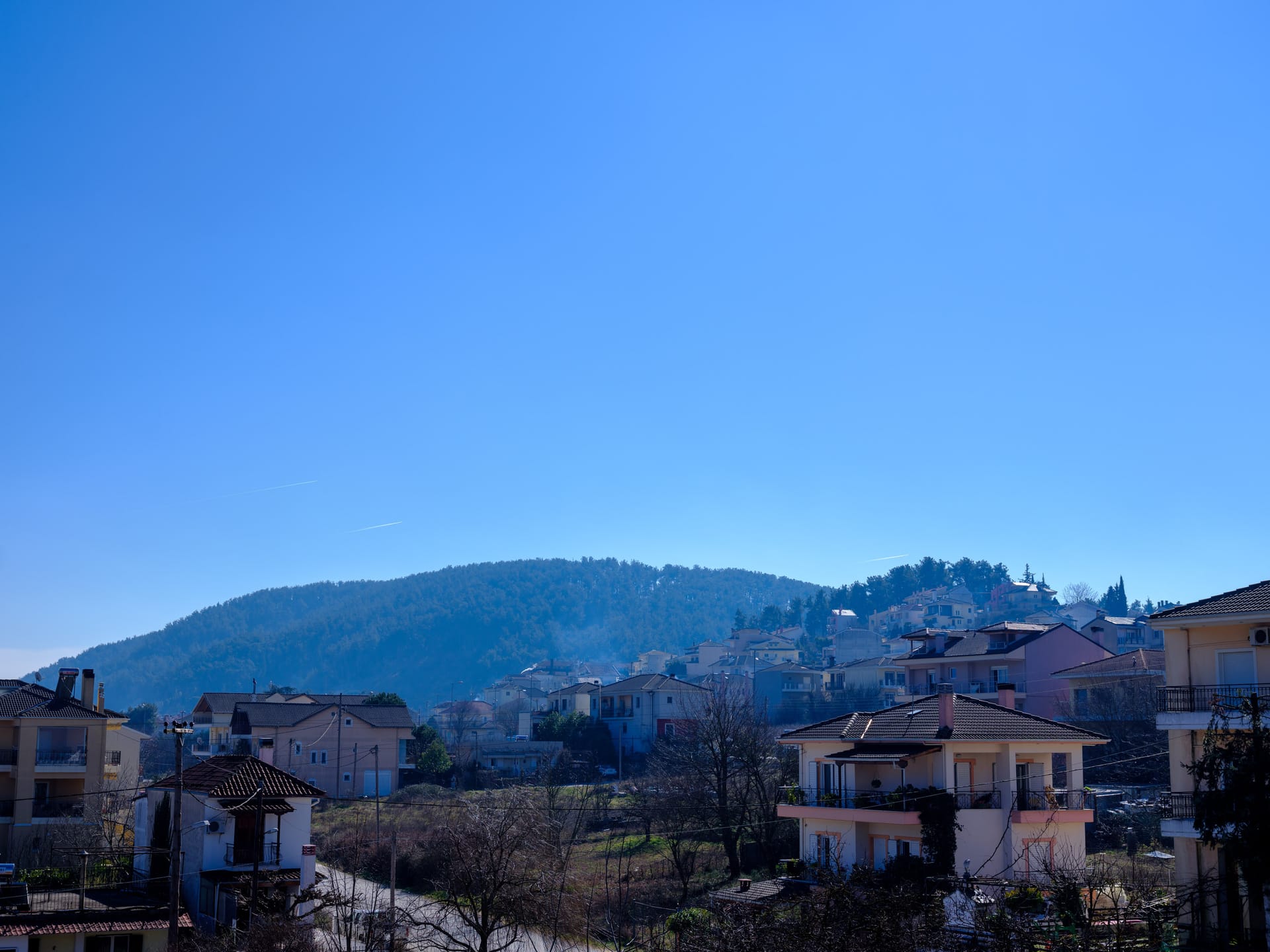 Elegant Triple Room with City View