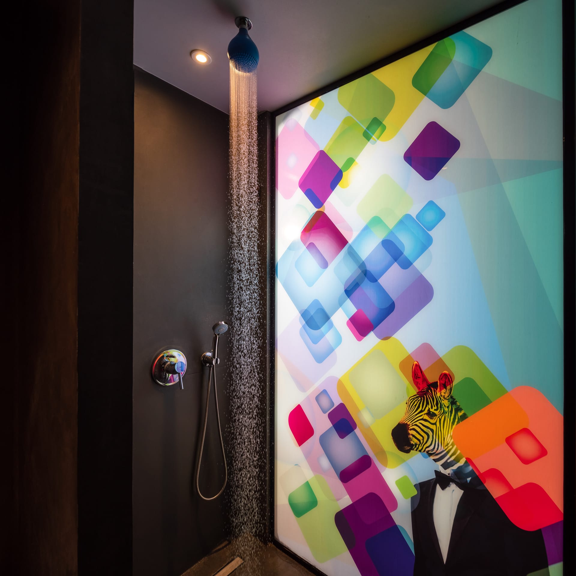 Elegant Triple Room with City View