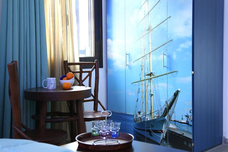 Superior Studio with City &amp; Mountain View