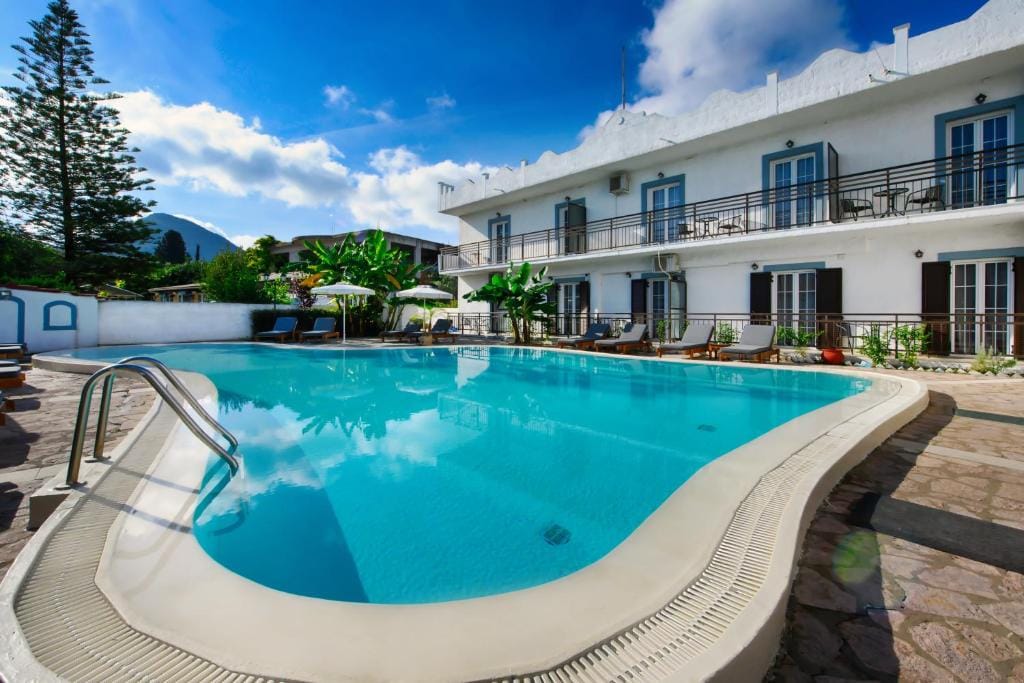 Junior Suite with Pool View