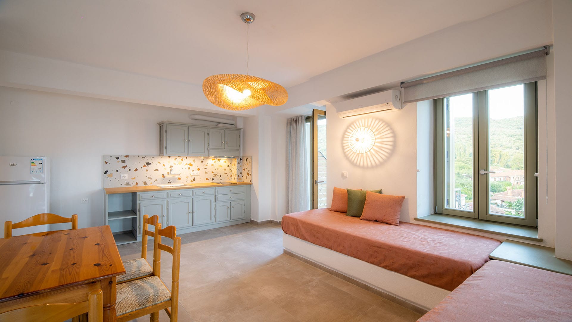 Deluxe Apartment with Terrace and Balcony