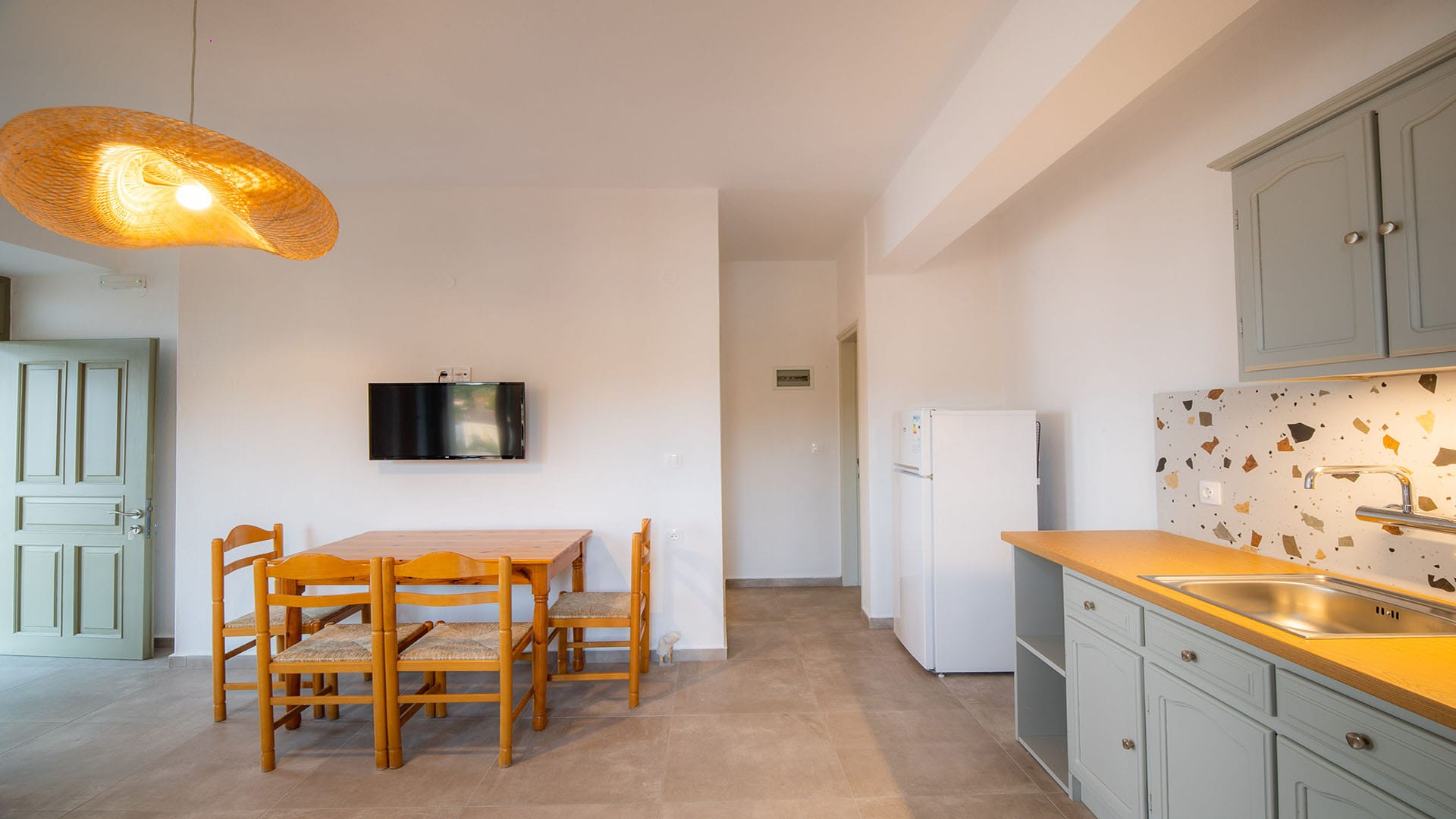 Deluxe Apartment with Terrace and Balcony