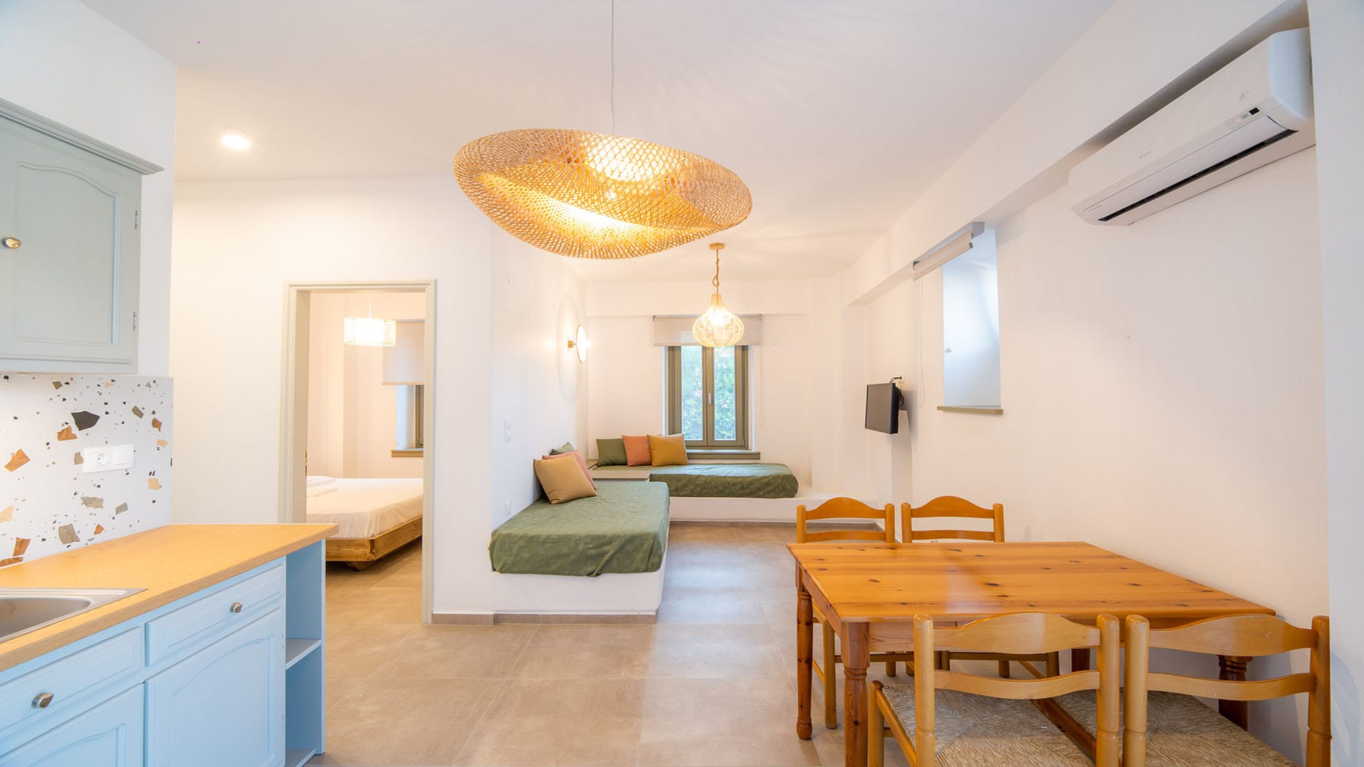 Deluxe Apartment with Balcony