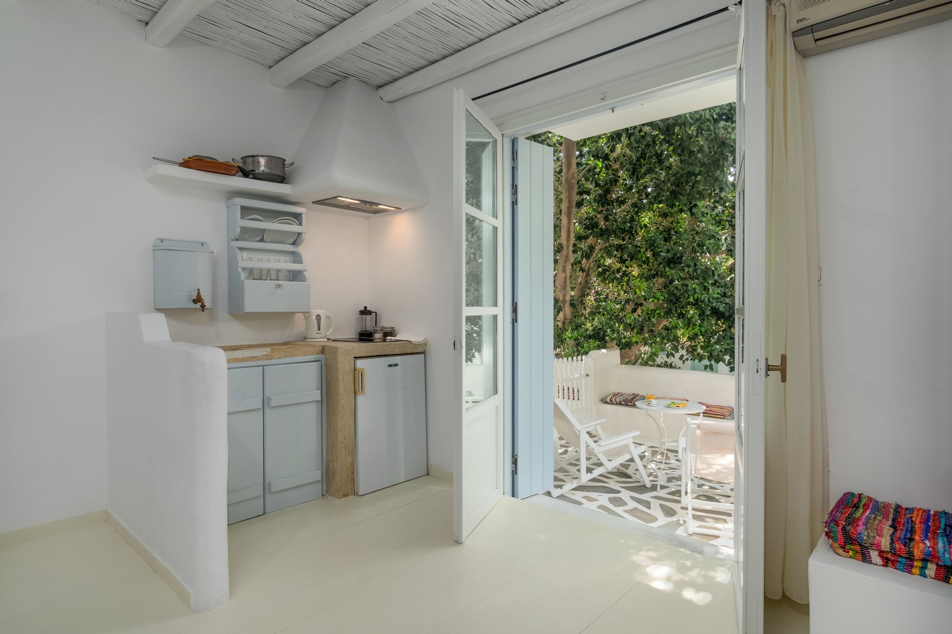 Traditional Mini Suite 