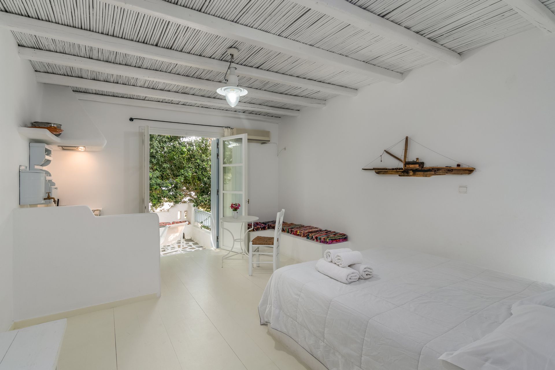 Traditional Mini Suite