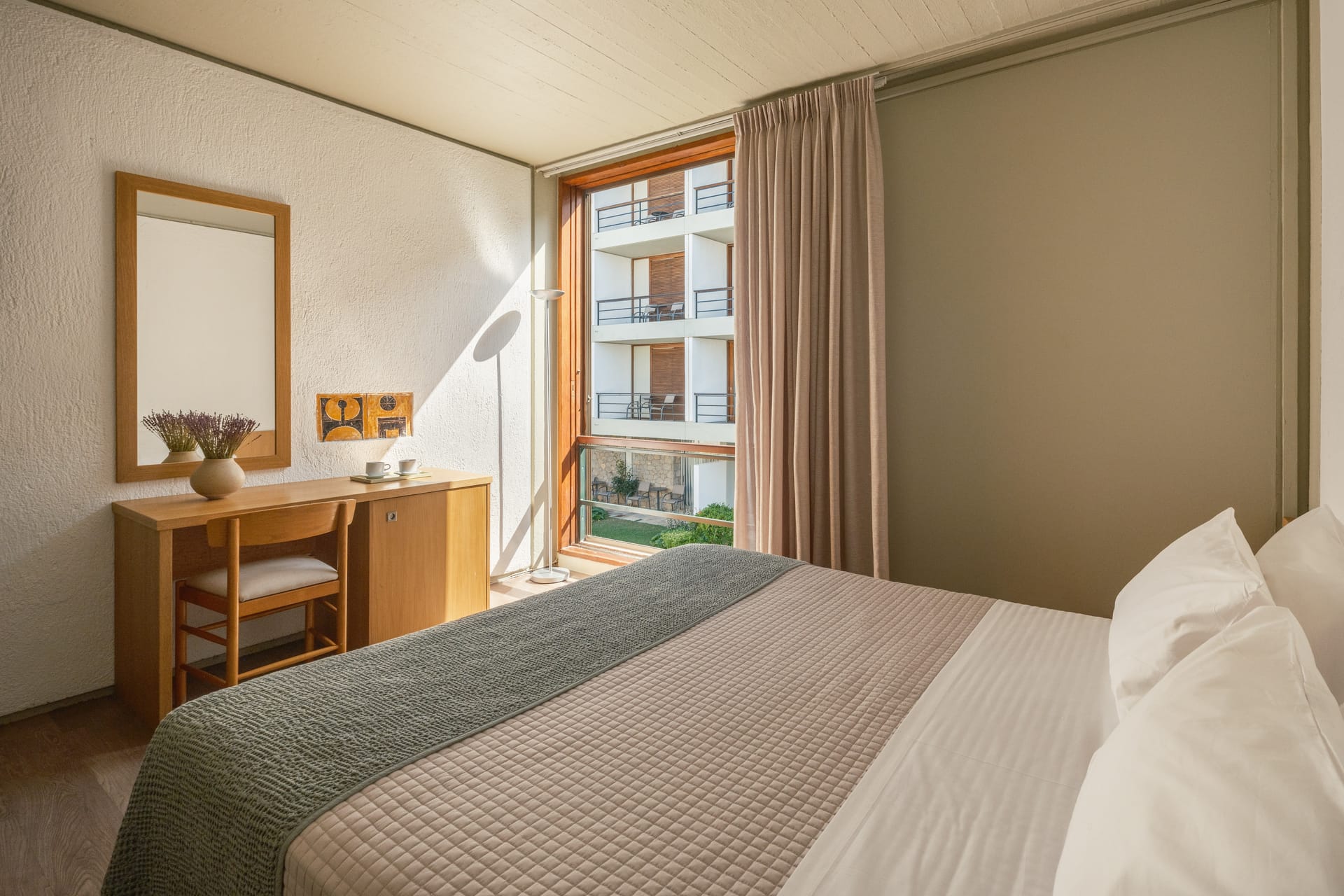 Courtyard View Room Twin/Double