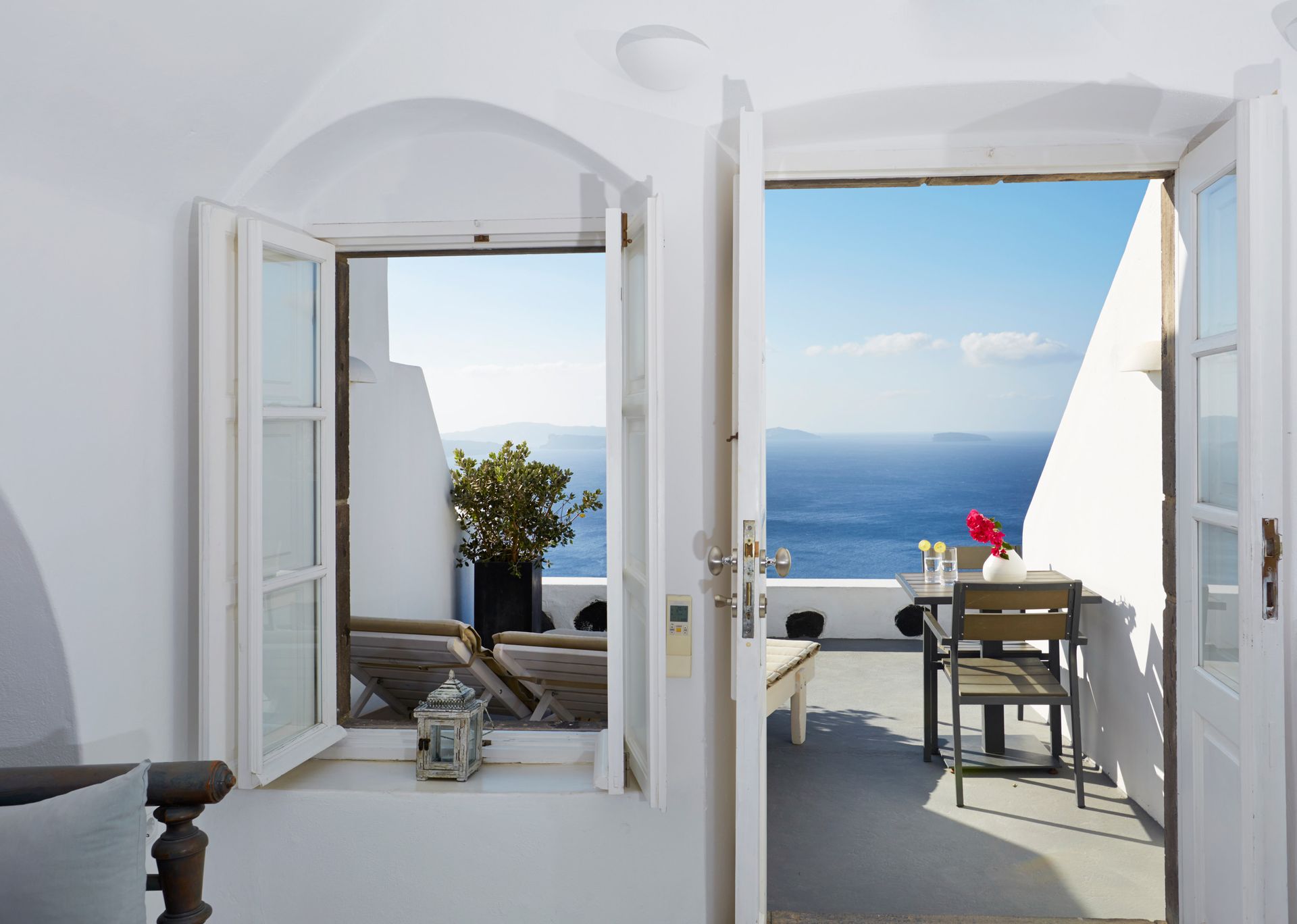 Elegant Suite with outdoor heated Jacuzzi
