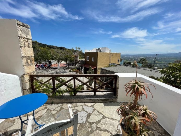 Double room (Double bed or Twins)