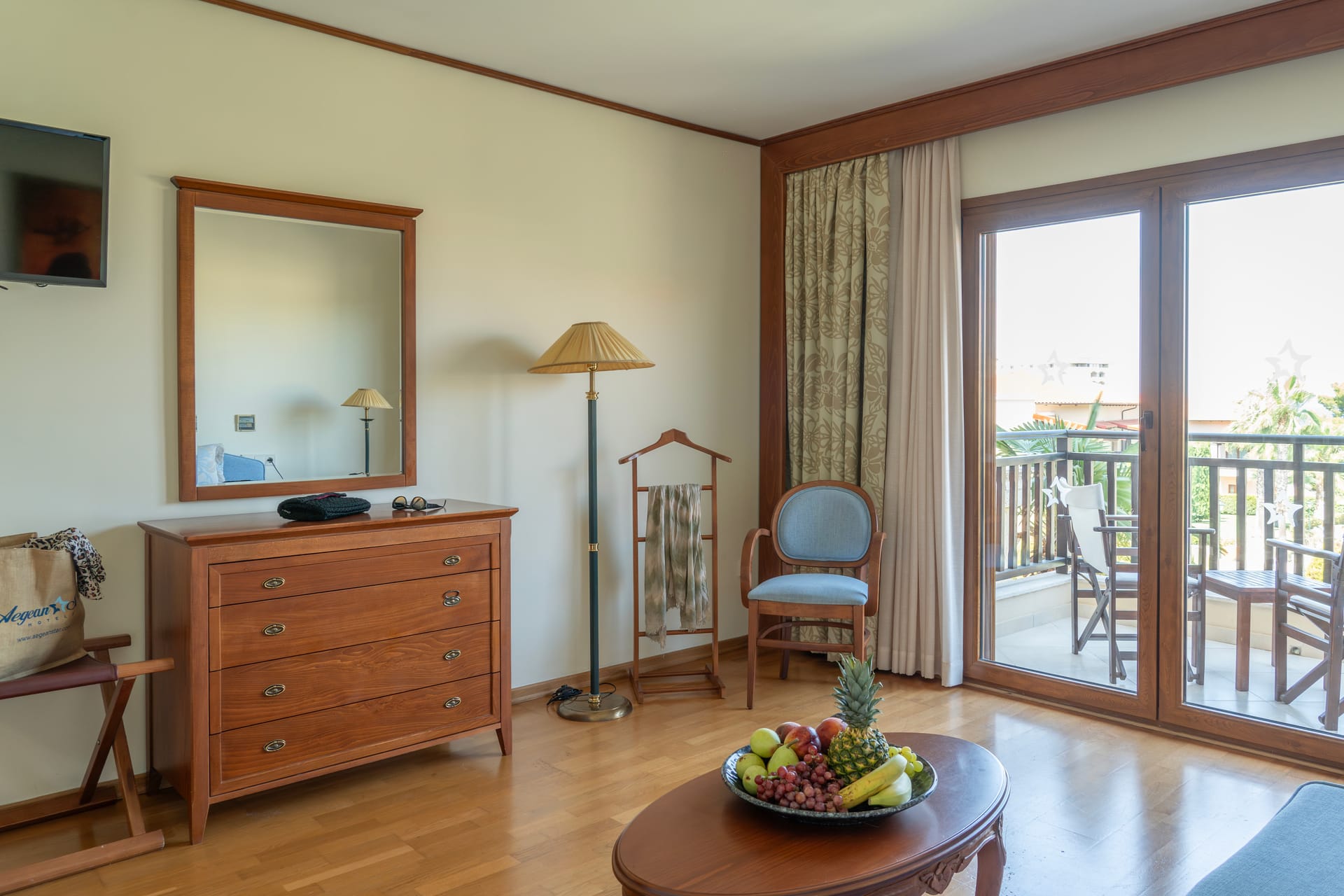Maisonette with Pool View