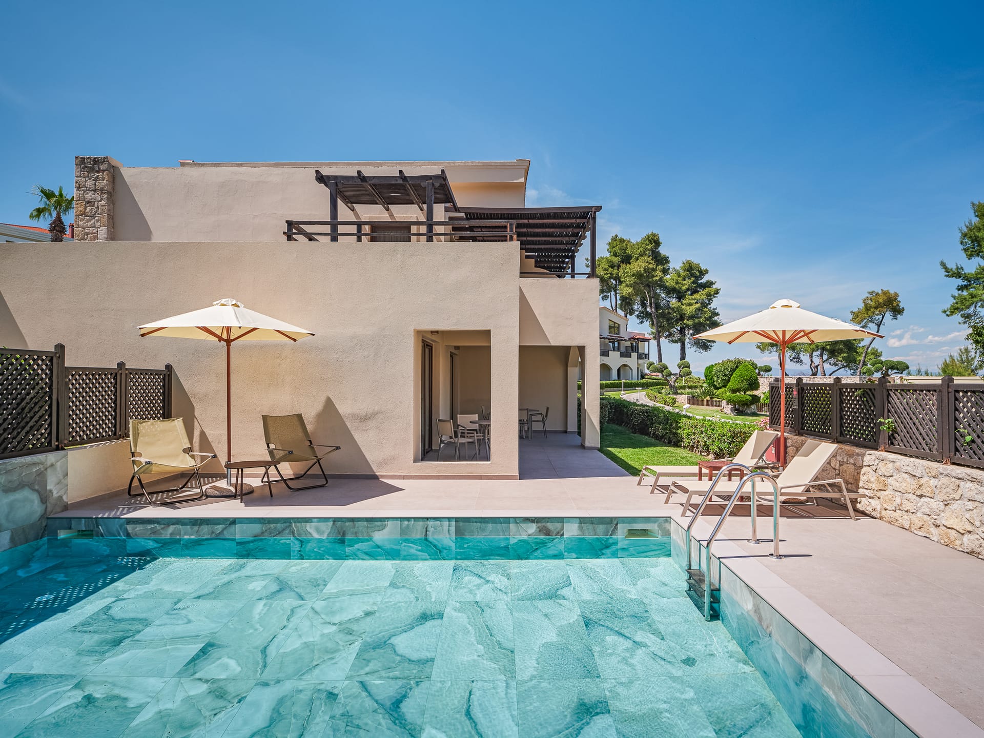 Comfort Suite Sea View with Private Pool