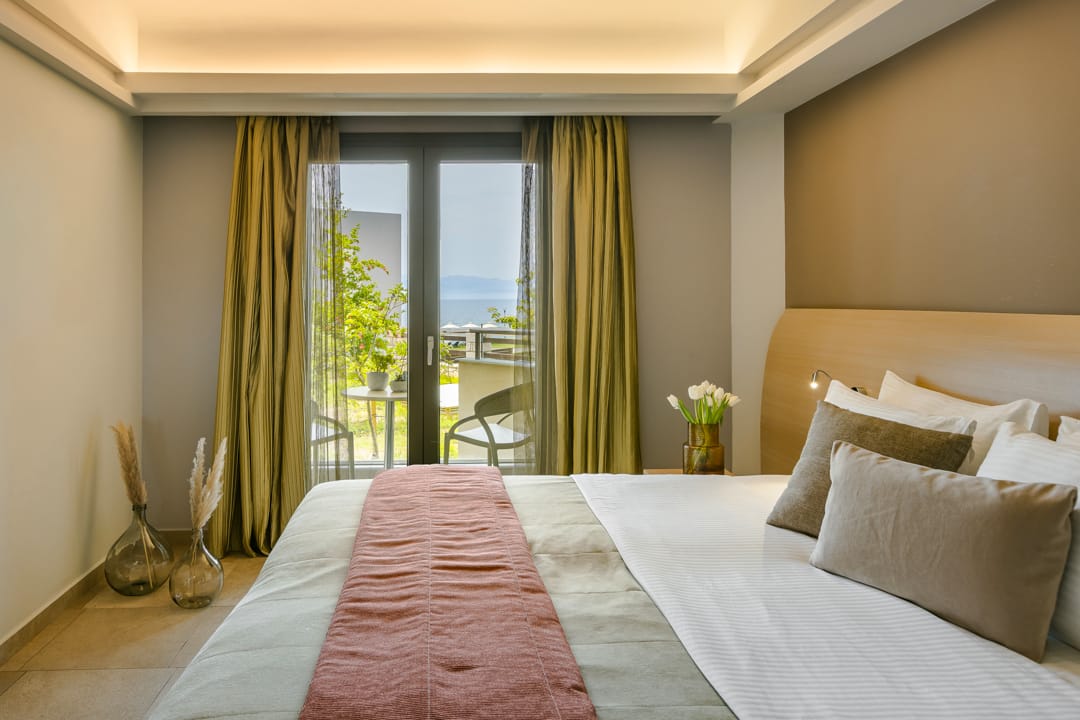 Double or Twin Room with Partial Sea View