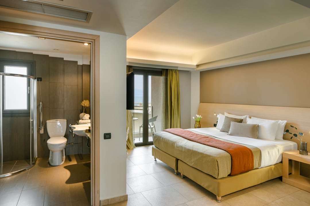 Double or Twin Room with Partial Sea View