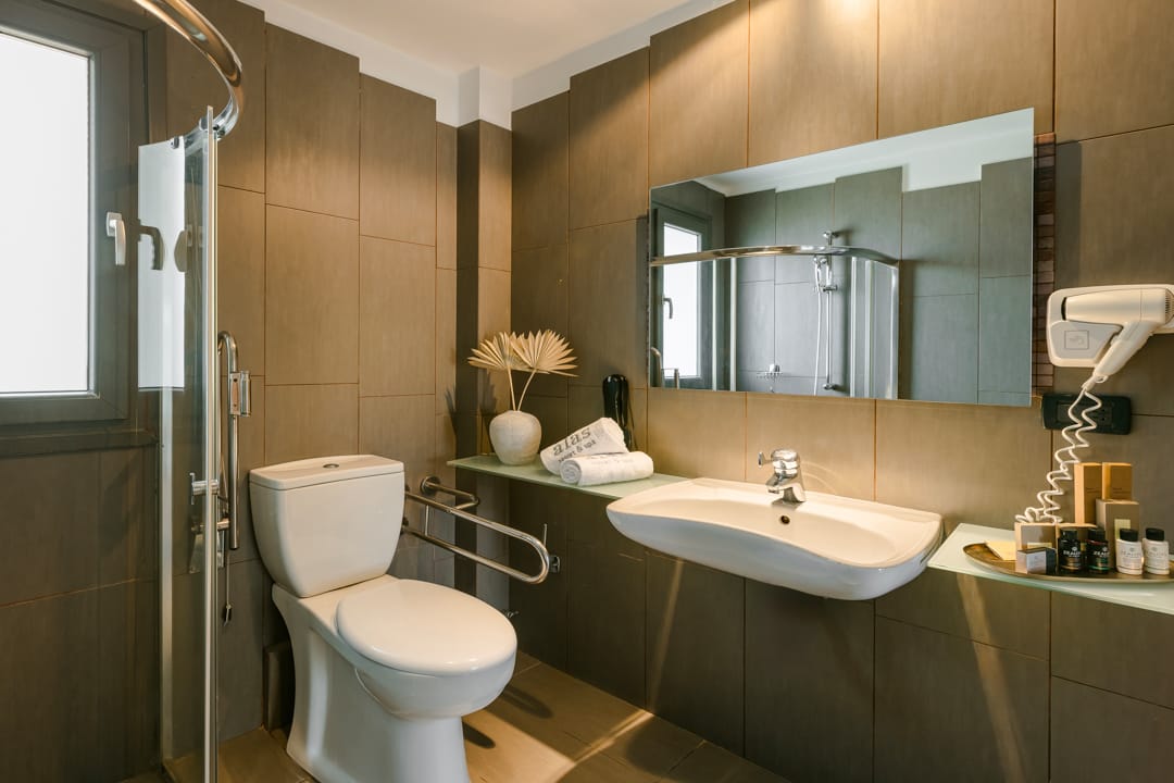 Double or Twin Room with Partial Sea View