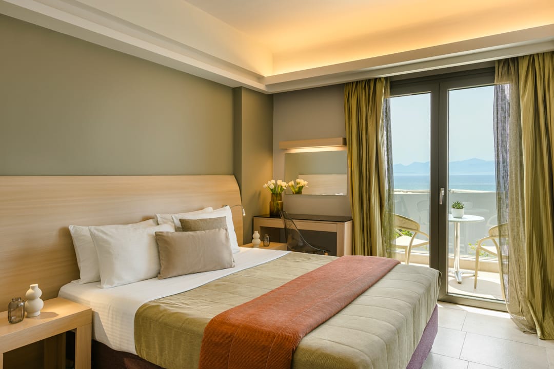 Classic Room Sea Side View