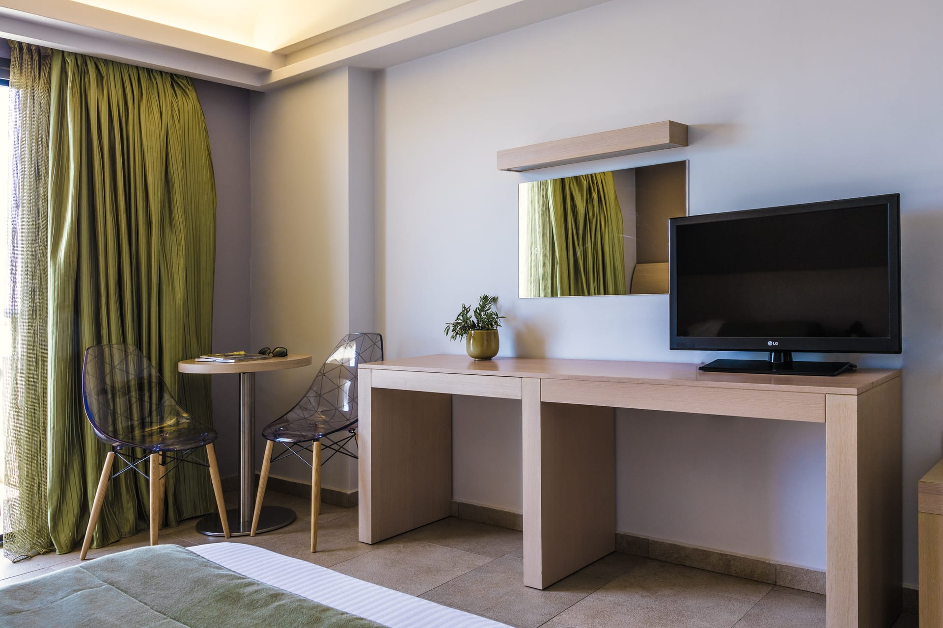 Classic Room Sea Side View