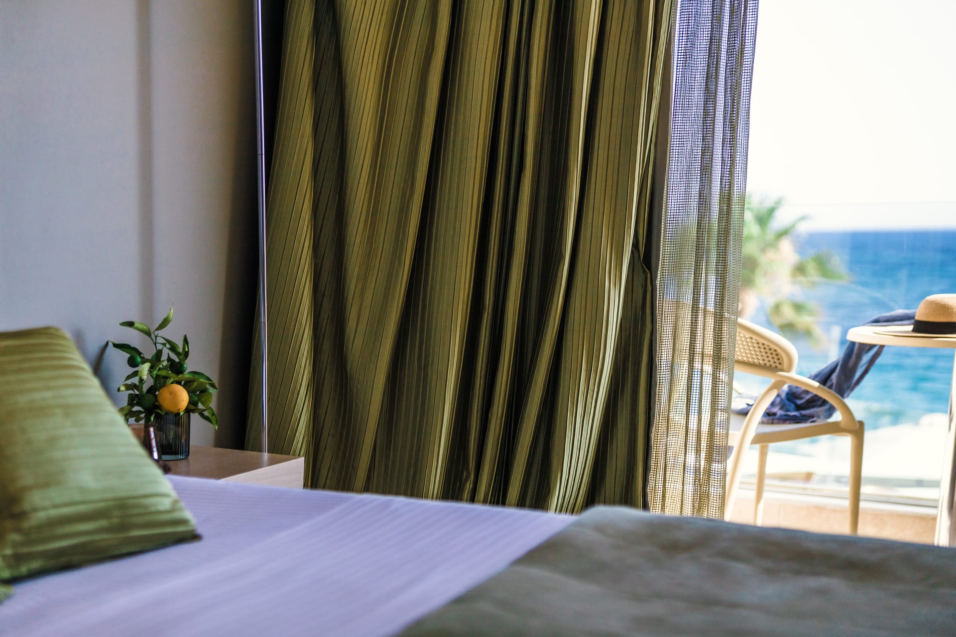 Classic Room Sea Side View