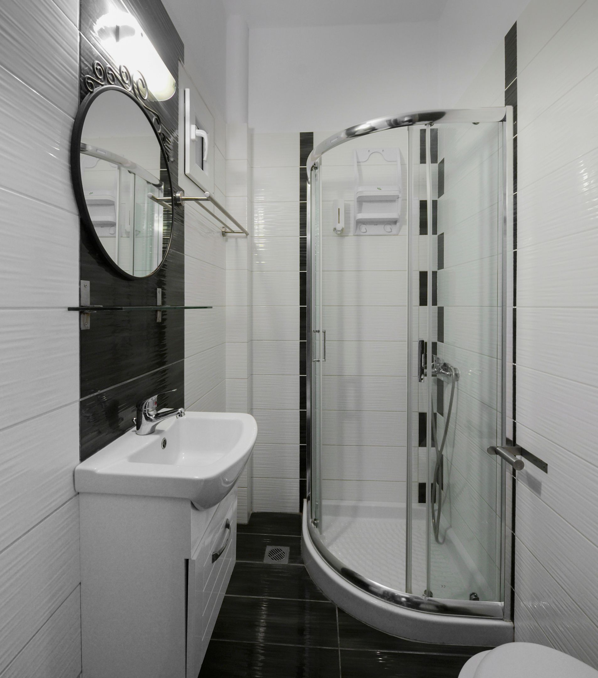 Small Double Room Ground Floor (no balcony)