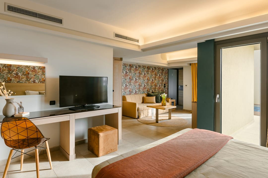 Honeymoon Suite with outdoor jet tub