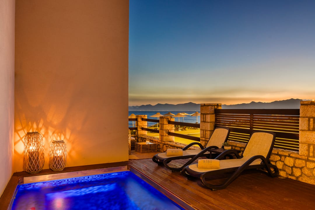 Honeymoon Suite with outdoor jet tub