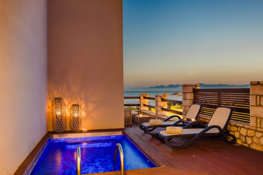 Honeymoon Suite with outdoor jet tub