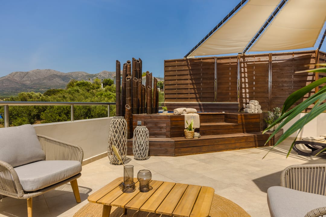 Executive Suite with outdoor jet tub