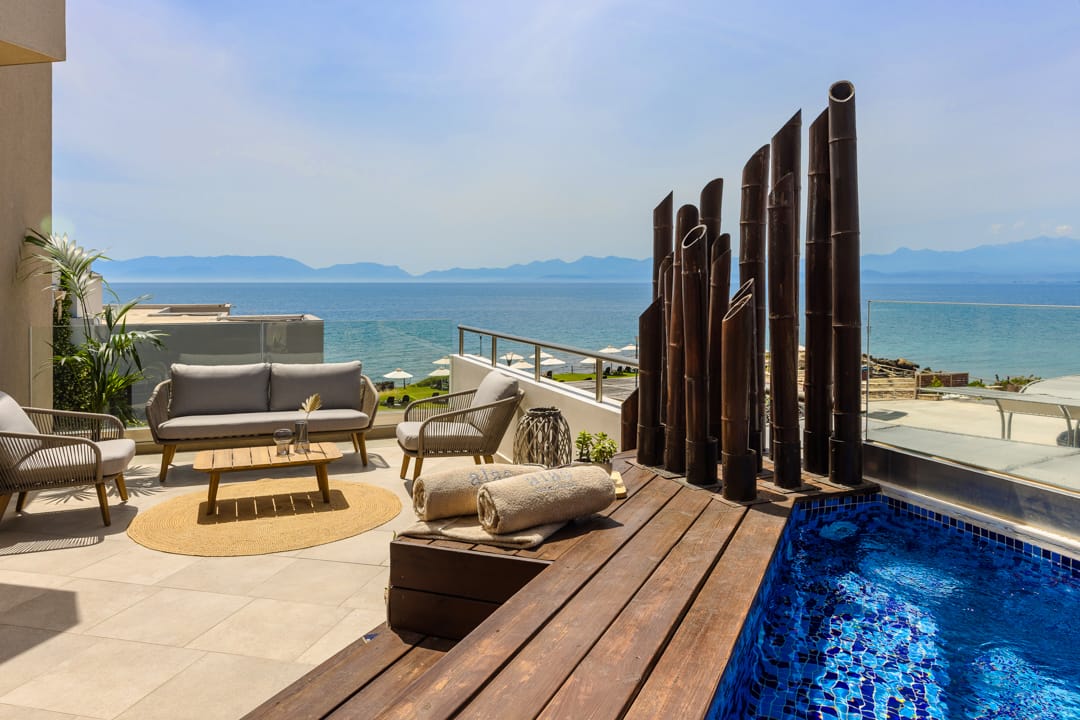 Executive Suite with outdoor jet tub