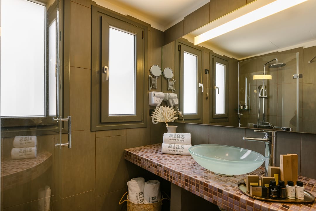 Executive Suite with outdoor jet tub