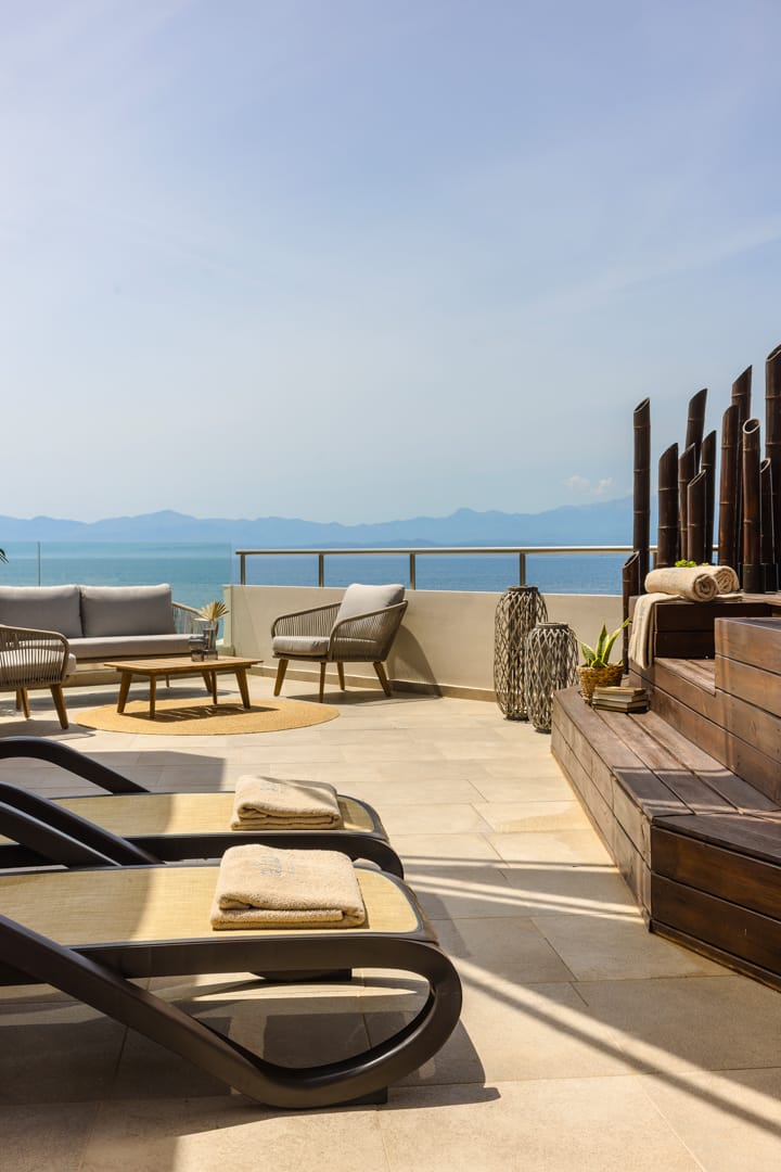 Executive Suite with outdoor jet tub