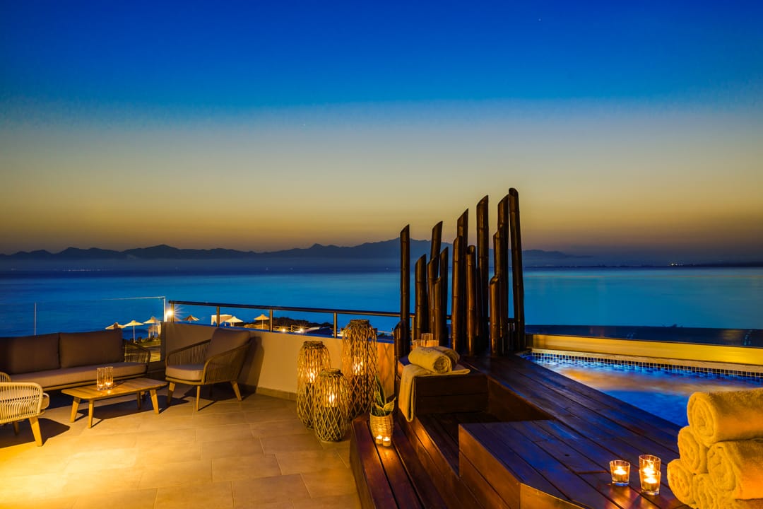 Executive Suite with outdoor jet tub